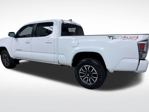 Certified 2022 Toyota Tacoma TRD Sport w/ Technology Package AWD/4WD image 7