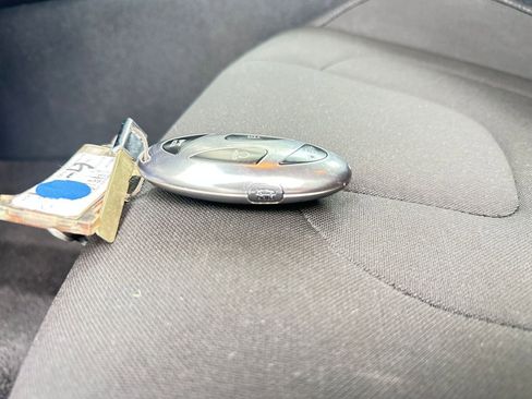 Used 2025 Hyundai Elantra SEL image 22