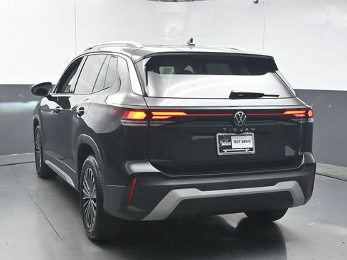 New 2026 Volkswagen Tiguan S FWD image 6