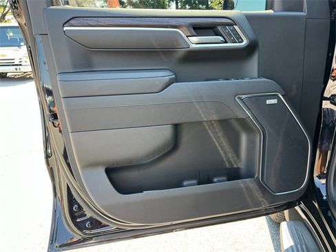 Certified 2025 GMC Sierra 1500 SLT w/ SLT Premium Package image 10