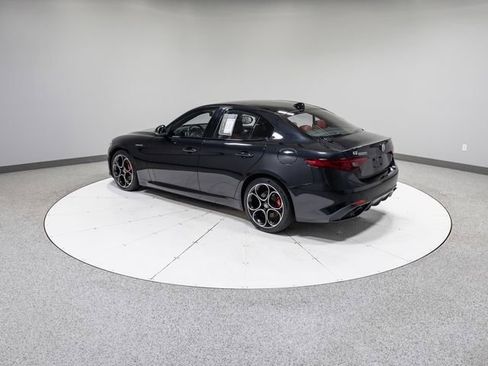 Used 2022 Alfa Romeo Giulia Veloce image 35