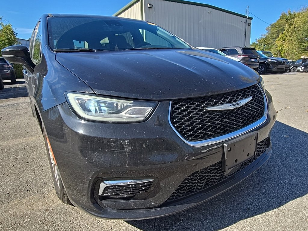 Used 2025 Chrysler Pacifica Select FWD image 11