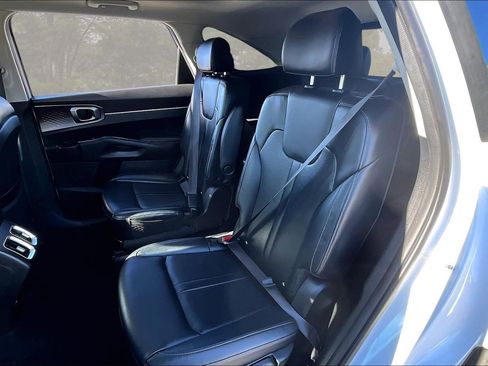 Used 2022 Kia Sorento EX w/ Panoramic Sunroof Package image 24