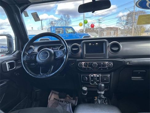 Used 2023 Jeep Gladiator Sport image 18