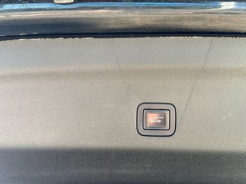 Certified 2022 Chevrolet Suburban RST image 34