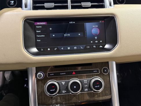 Used 2017 Land Rover Range Rover Sport SE image 28