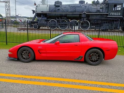 Used 2001 Chevrolet Corvette Z06 w/ Memory Pkg RWD image 18
