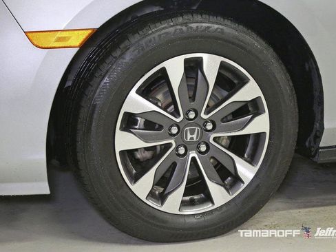 Used 2024 Honda Odyssey EX-L image 21