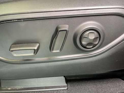 Used 2023 Jeep Grand Cherokee L Laredo AWD/4WD image 15