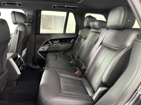 Used 2024 Land Rover Range Rover SE AWD/4WD image 18