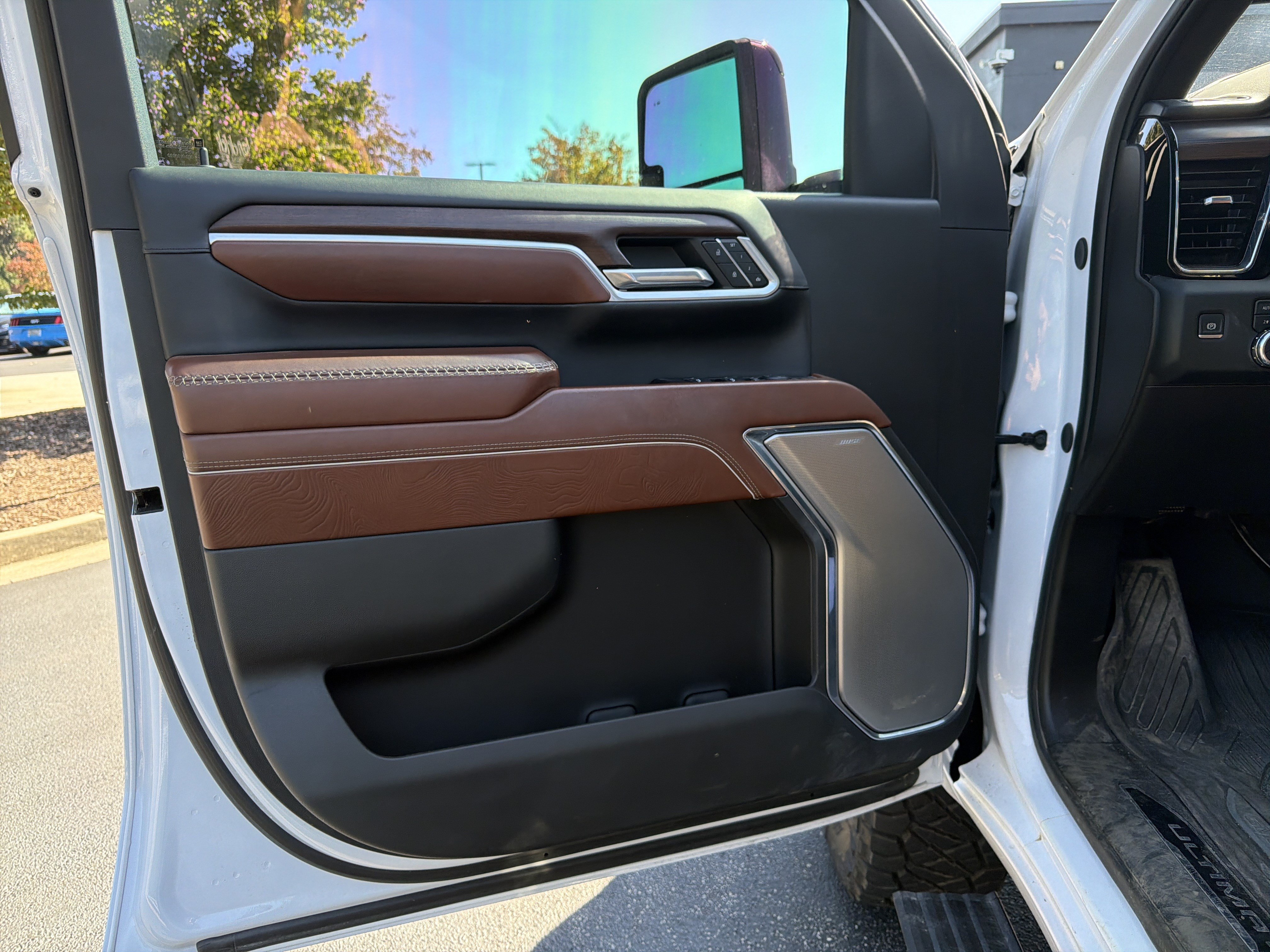 Used 2024 GMC Sierra 3500 Denali Ultimate AWD/4WD image 16