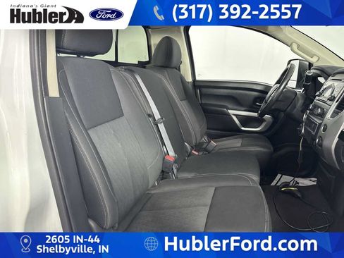 Used 2017 Nissan Titan SV AWD/4WD image 18