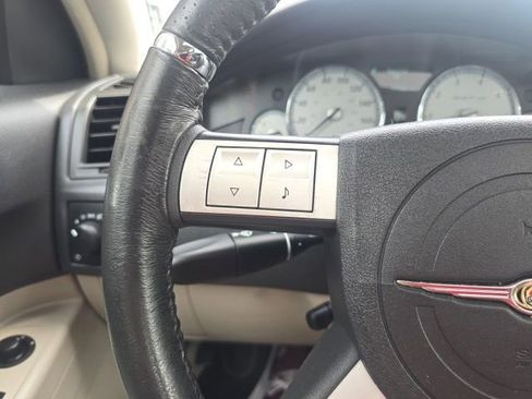 Used 2006 Chrysler 300 SRT8 w/ SRT Option Group II RWD image 16