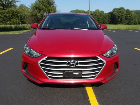 Used 2018 Hyundai Elantra SEL w/ Cargo Package FWD image 3