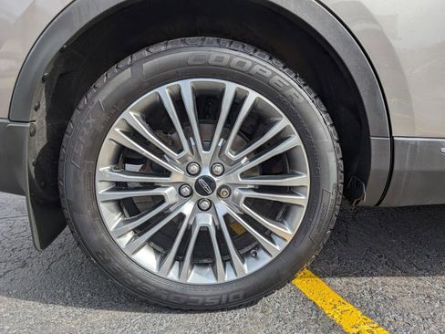 Used 2016 Lincoln MKX Reserve w/ Climate Package image 9