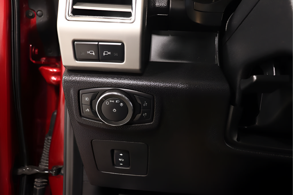 Used 2015 Ford F150 Lariat AWD/4WD image 17