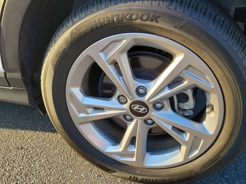 Used 2023 Hyundai Kona SEL AWD/4WD image 5