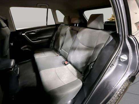 Used 2021 Toyota RAV4 XLE AWD/4WD image 21