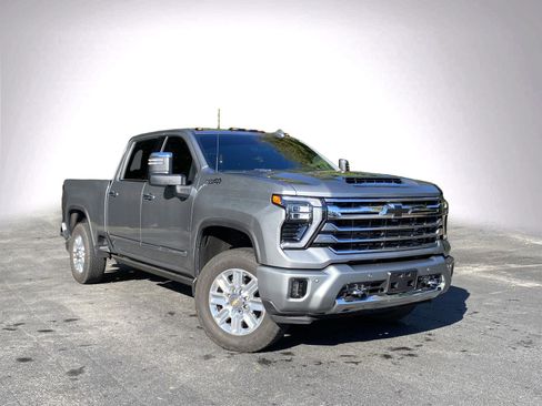 Used 2025 Chevrolet Silverado 2500 High Country w/ High Country Premium Package image 2