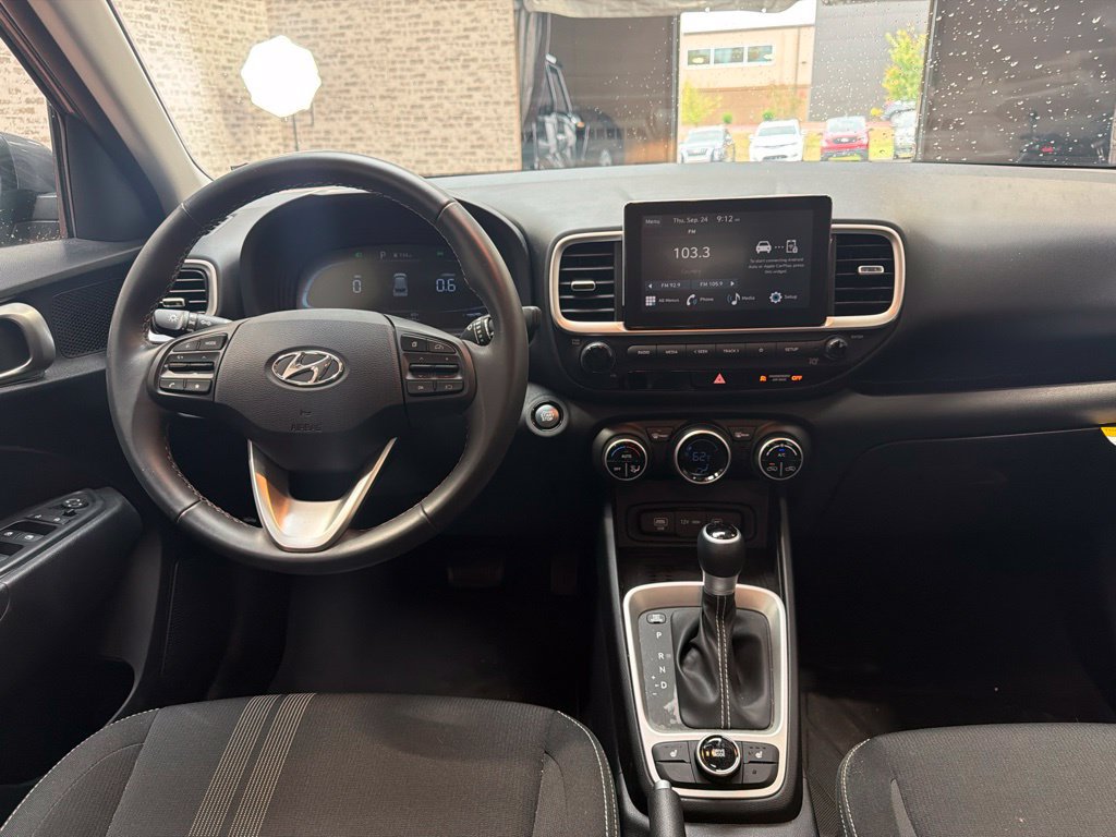 Used 2026 Hyundai Venue SEL FWD image 16