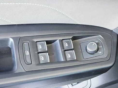 Used 2021 Volkswagen Atlas Cross Sport SE w/ Panoramic Sunroof Package FWD image 21