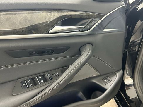 Used 2023 BMW 540i xDrive w/ Premium Package image 25