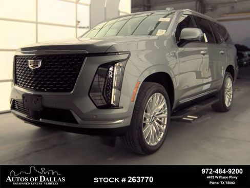 Used 2025 Cadillac Escalade Premium Luxury AWD/4WD image 1