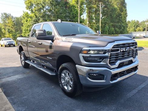 Used 2026 RAM 2500 Big Horn AWD/4WD image 3