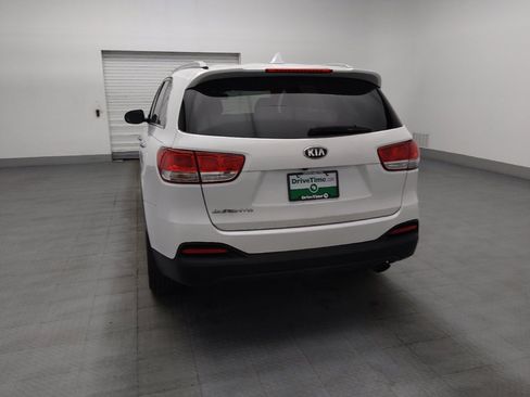 Used 2018 Kia Sorento FWD image 6