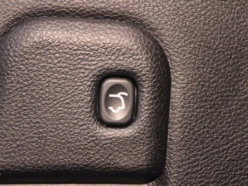 Used 2020 Jeep Grand Cherokee Altitude image 17