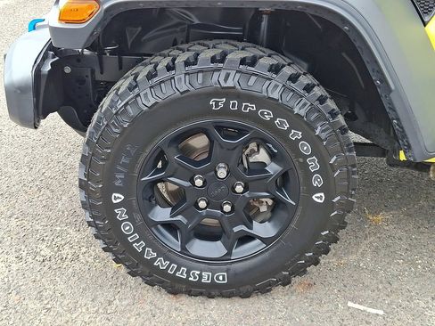 Used 2023 Jeep Wrangler Unlimited w/ Cold Weather Group AWD/4WD image 29