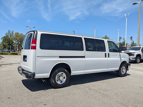 Certified 2024 Chevrolet Express 3500 LT w/ LT Preferred Equipment Group RWD image 3