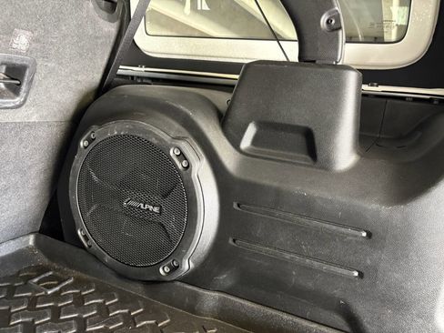 Used 2021 Jeep Wrangler Unlimited Sahara image 32