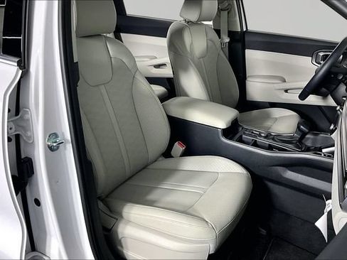 Certified 2026 Kia Sorento S FWD image 27