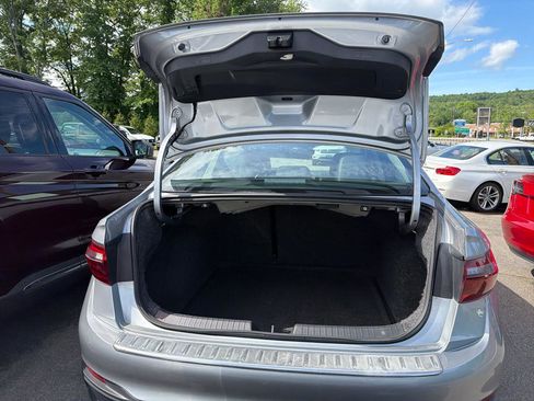 Used 2023 Volkswagen Jetta SE w/ Panoramic Sunroof Package FWD image 10