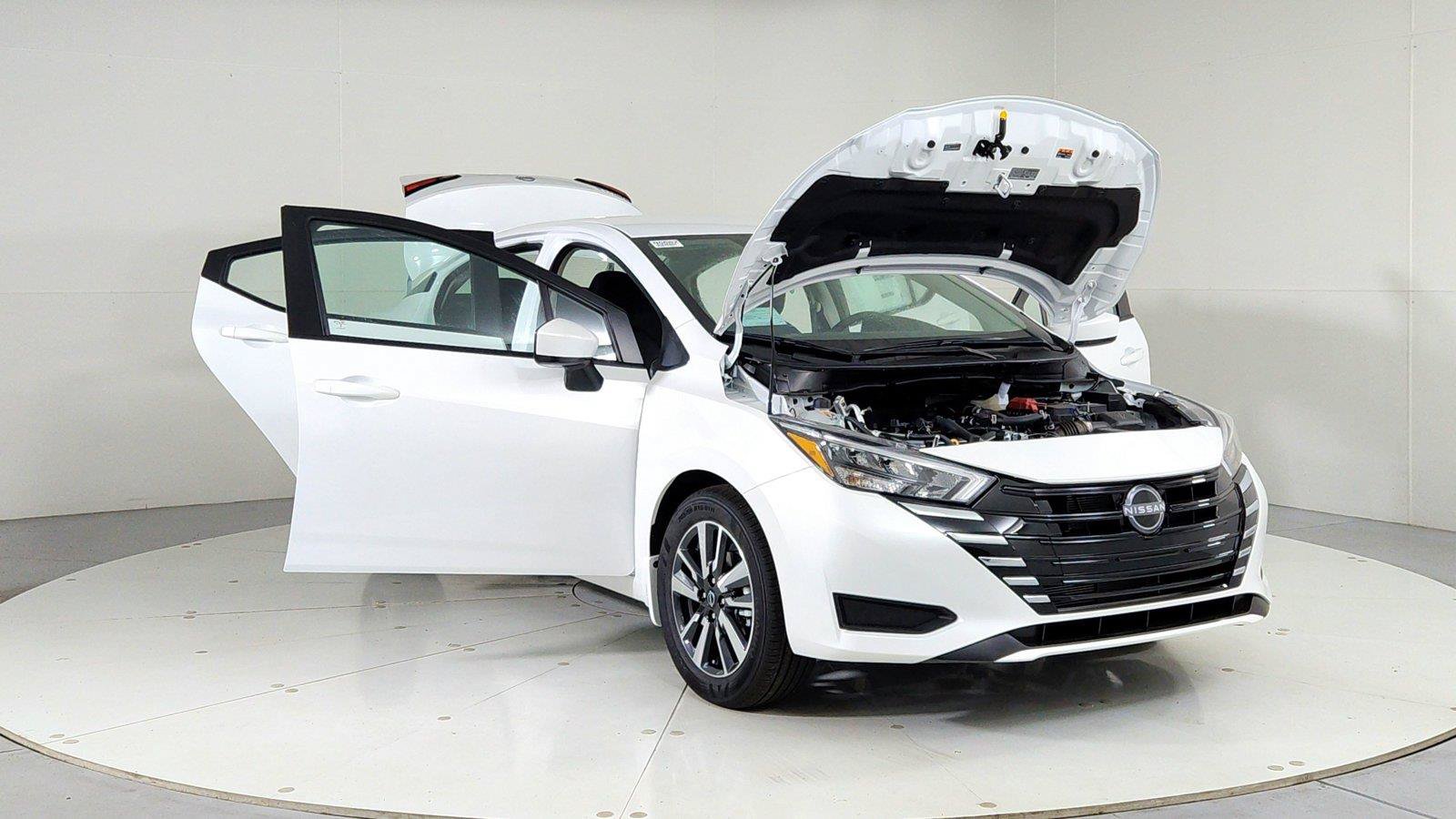 Used 2025 Nissan Versa SV w/ Trunk Package FWD image 9
