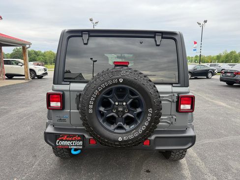Used 2023 Jeep Wrangler Unlimited w/ Cold Weather Group AWD/4WD image 7