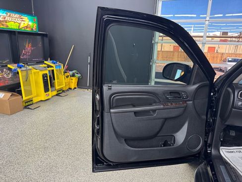 Used 2014 GMC Yukon Denali image 9