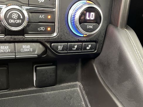 Certified 2022 GMC Yukon AT4 w/ Technology Package AWD/4WD image 26