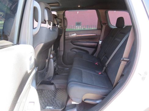 Used 2017 Jeep Grand Cherokee Laredo AWD/4WD image 20
