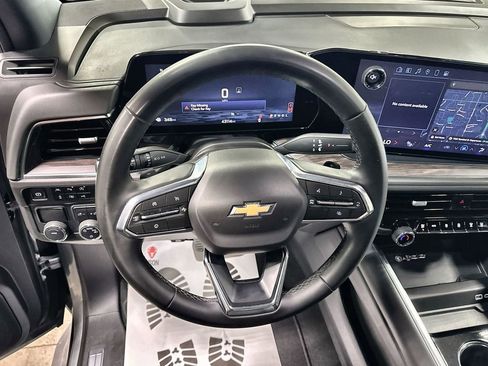 Used 2025 Chevrolet Tahoe LT RWD image 17