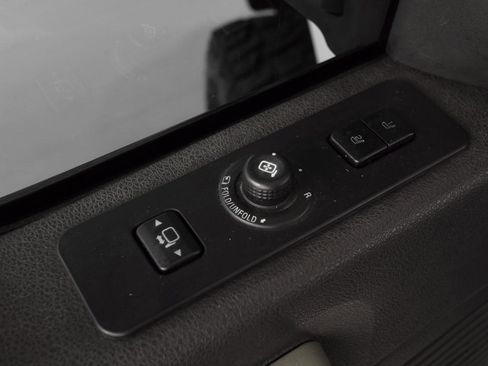 Used 2015 Ford F250 Lariat w/ Chrome Package image 29