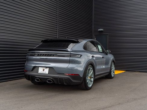New 2026 Porsche Cayenne Turbo GT AWD/4WD image 8