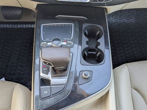 Used 2017 Audi Q7 3.0T Premium Plus w/ Premium Plus Package image 22