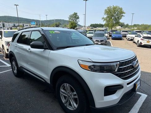 Used 2023 Ford Explorer XLT w/ Class IV Trailer Tow Package AWD/4WD image 6