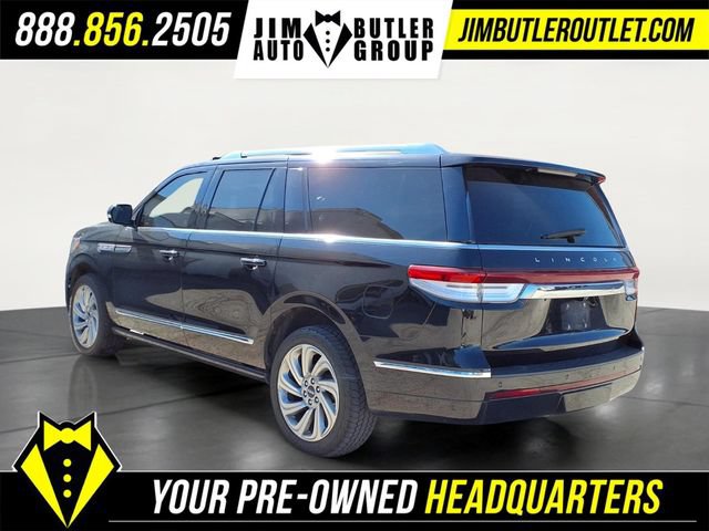 Used 2022 Lincoln Navigator L Reserve AWD/4WD image 2