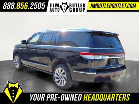 Used 2022 Lincoln Navigator L Reserve AWD/4WD image 2