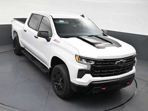 Used 2025 Chevrolet Silverado 1500 LT Trail Boss AWD/4WD image 19
