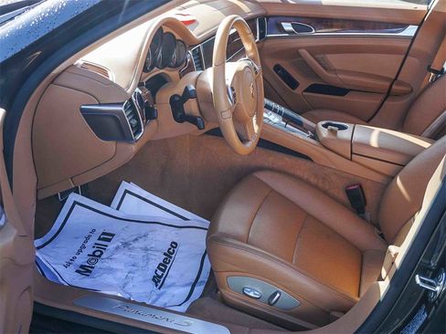 Used 2012 Porsche Panamera S image 17