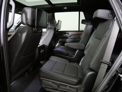 Used 2025 GMC Yukon Denali w/ Denali Reserve Package AWD/4WD image 22